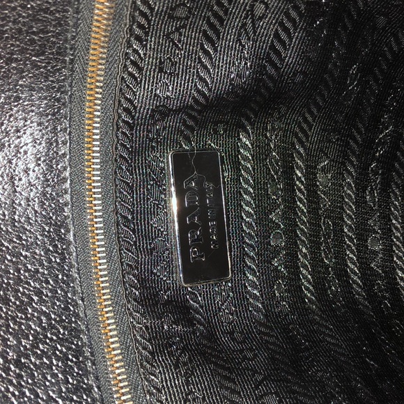 Prada large leather tote - Picture 5 of 8